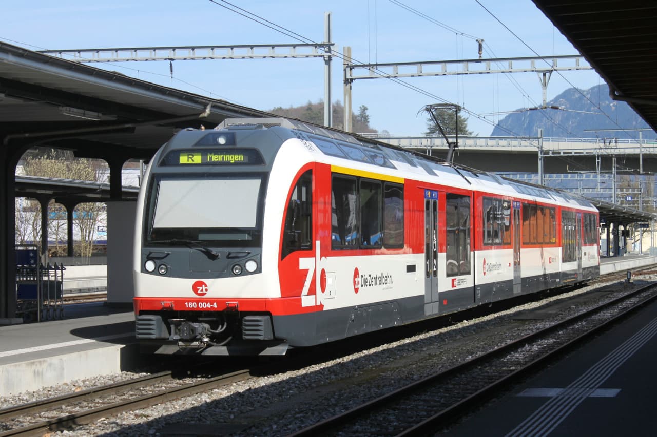 Zentralbahn FINK ABeh 160 004 at Interlaken Ost, front three-quarter view